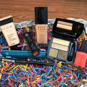 Avon Gift Basket with Foundation, Eye Shadow, More